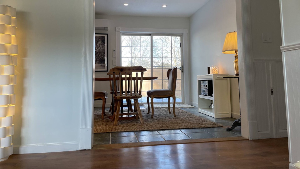 Tivoli House | Beautiful, bright private home w fenced yard in Tivoli, NY