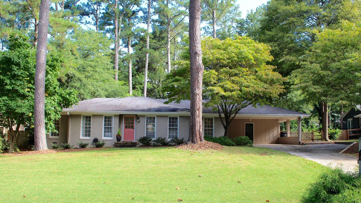 Roswell House | Beautiful bungalow right in Historic Roswell