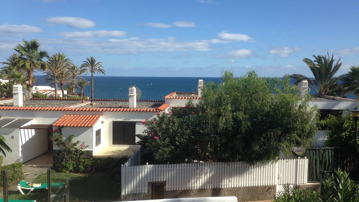 Playa del Aguila House | Beautiful bungalow with generous kitchen, sea view and beach/sea access