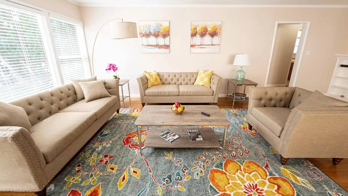 Burbank House | Beautiful Burbank Hills Home with Arcade, Movie Theater & Pool Table