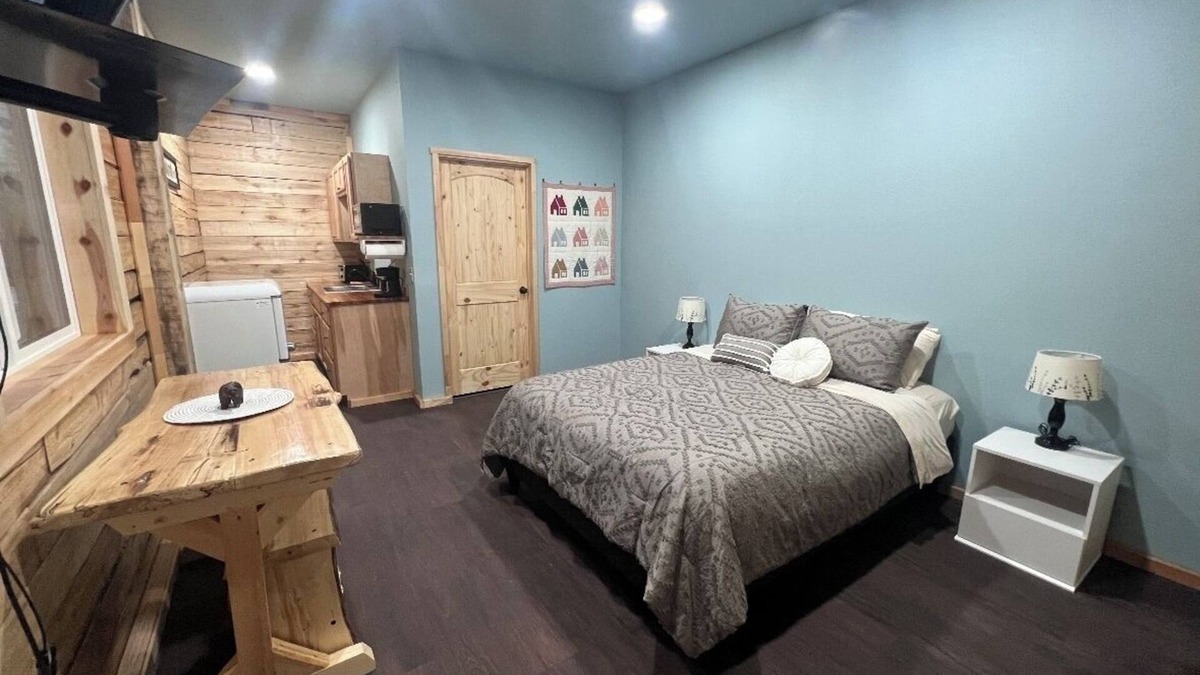 Butte Apartment | Beautiful Butte BNB 1-bedroom apartment in fantastic Palmer with WiFi.