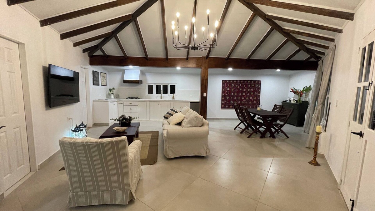 Calima Cottage | Beautiful cabin just steps from Lake Calima, ideal for couples.