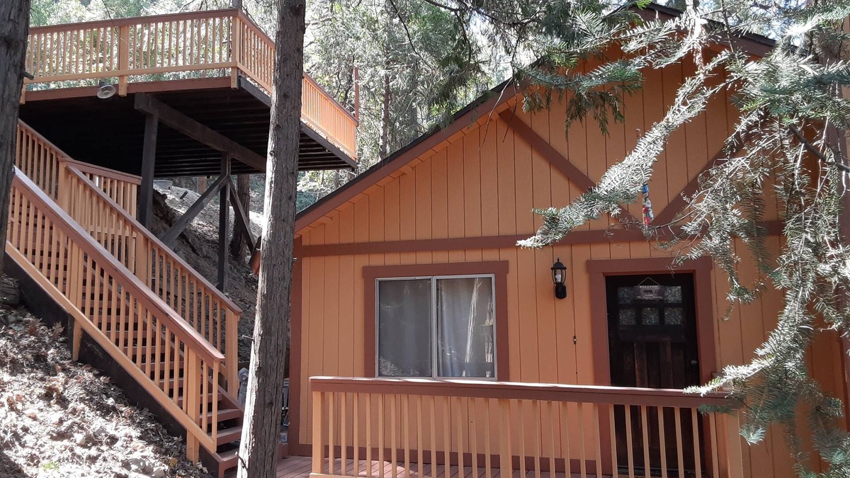 Crestline Cabin | Beautiful cabin 2 story with 2 decks, near Lake Gregory, Lake Arrowhead.