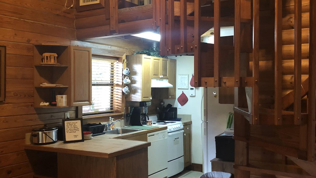 Okeechobee Cabin | Beautiful Cabin #25 at Log Harbor Cabins by the water