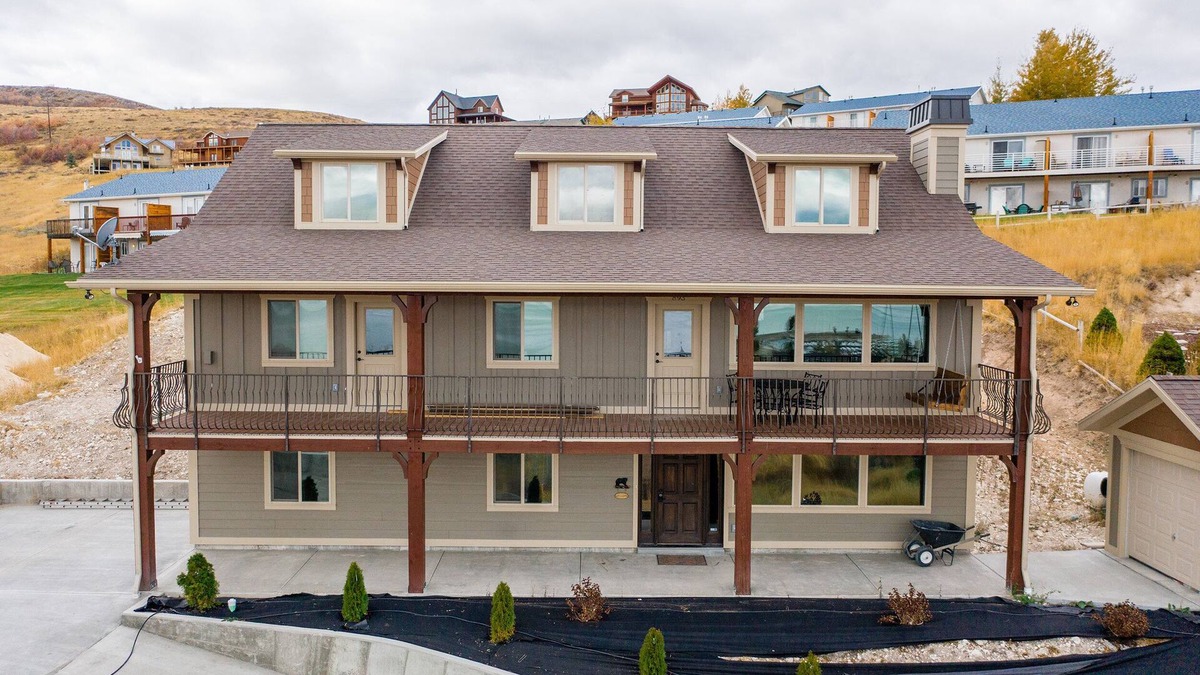 Harbor Village House | Beautiful Cabin close to town and the State Marina