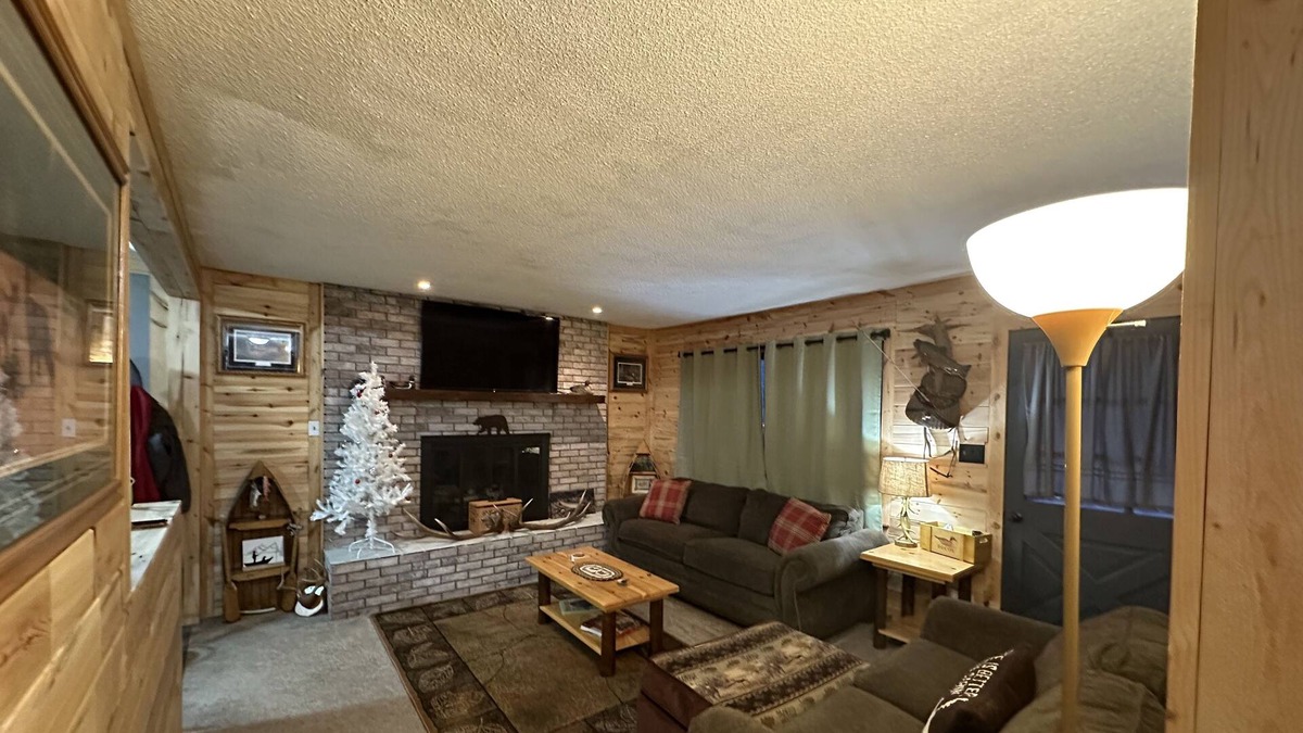 Lewiston House | Beautiful cabin-full garage, bring your toys, minutes from trails & town