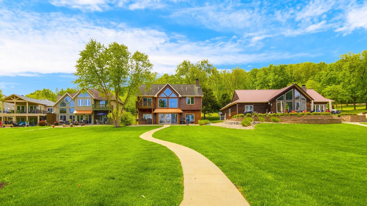 Gravois Mills House | Beautiful Calm Water Lakefront Home, Flat Lot & Large Private Dock.