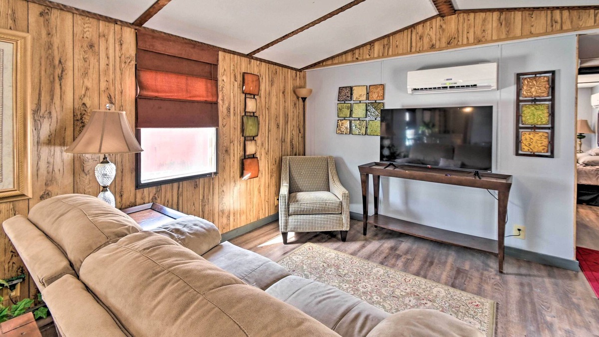 Lemon Springs House | Beautiful Cameron Retreat w/ On-Site Hiking!