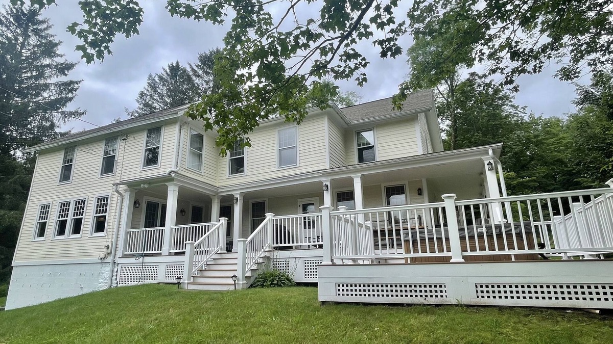 Maplecrest House | Beautiful Catskills country retreat -neighboring reservoir/recreation area