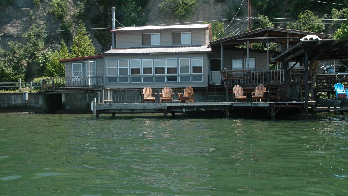 King Ferry House | Beautiful Cayuga Lake House with Fabulous Sunset Views
