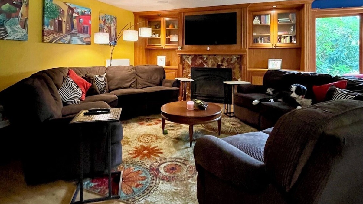 Central Tacoma Condo | Beautiful Central Tacoma 2 bd/2 ba Condo on golf course . Pet-1 medium dog ok