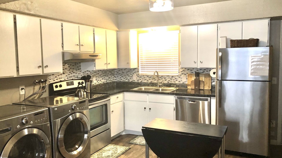 Clearfield House | Beautiful centrally located townhome!! 5 minutes to HAFB and Freeport Center!!