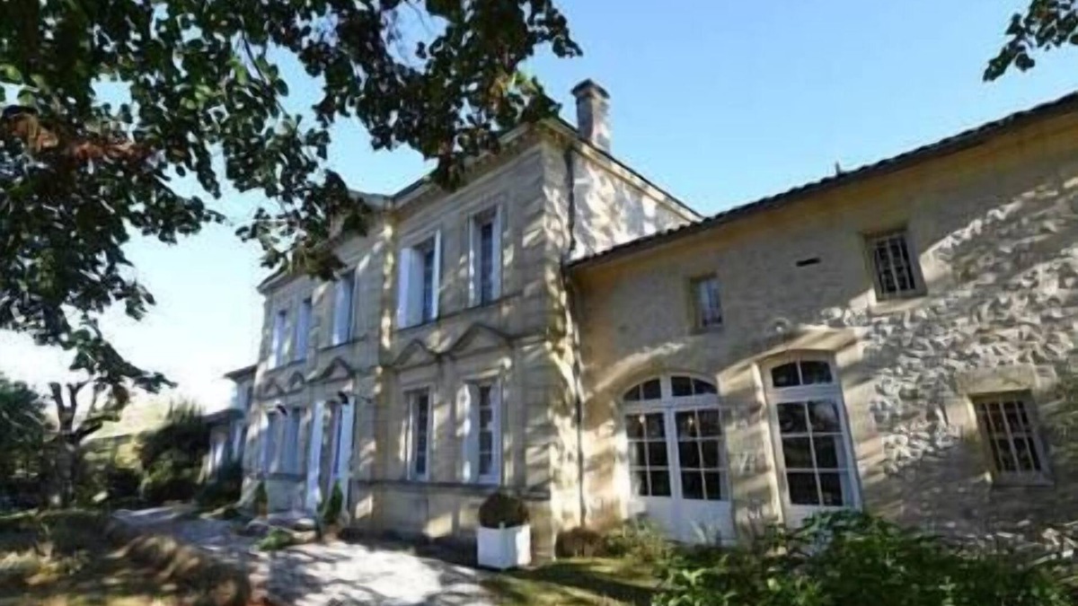 Bossugan House | Beautiful Character Stone Family Property in the Saint-Emilion area