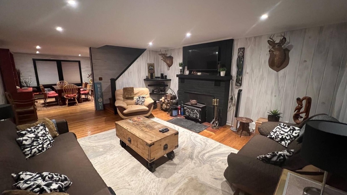 Hunter House | Beautiful & Clean 2 bedroom house;Across the st from Hunter Mt!Walking distance!