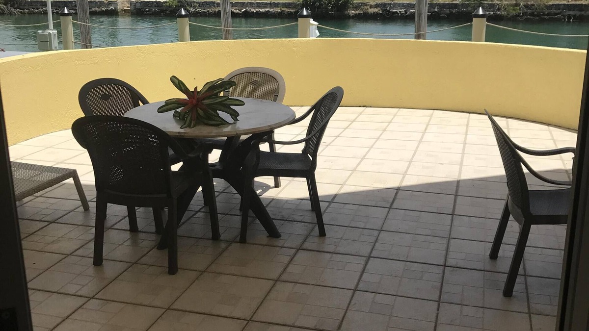 Bahama Reef Condo | Beautiful Condo in the sunny Bahamas with awesome vistas.