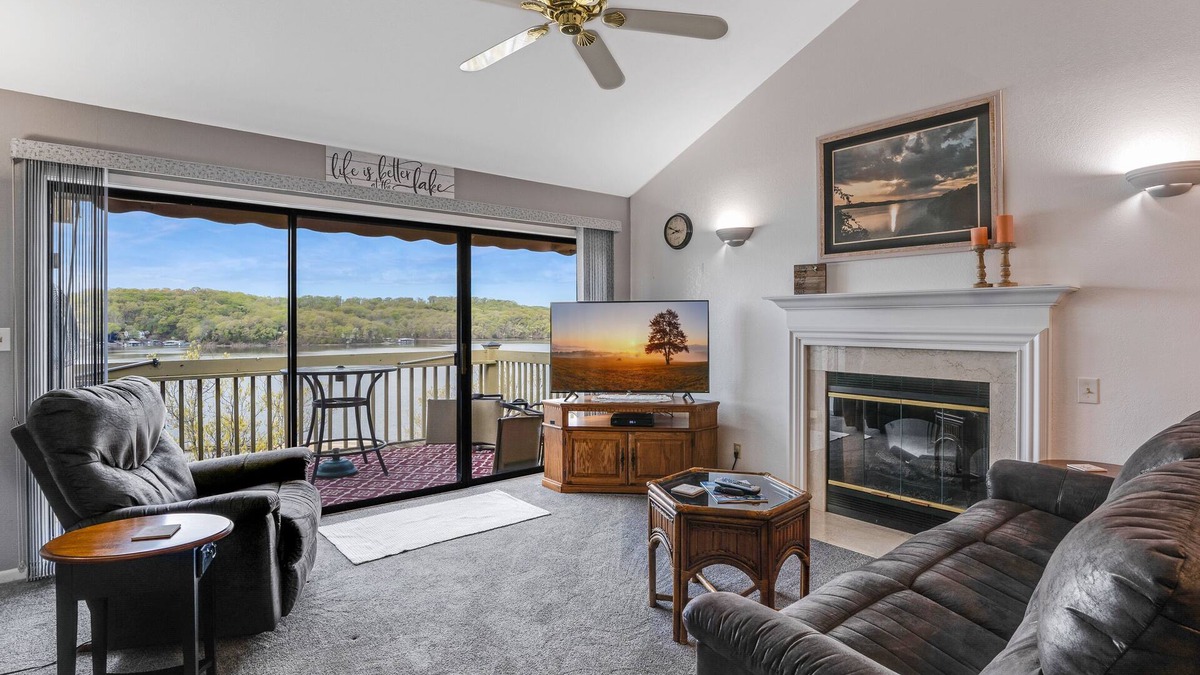 Lake of the Ozarks House | Beautiful Condo with Main Channel View Sleeps 8