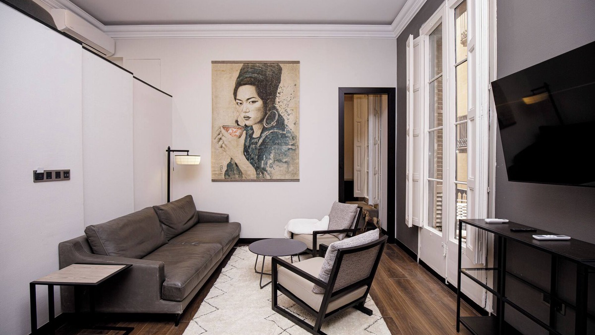 Eixample Apartment | Beautiful cosy apartment, 19th century building, safe and very central location