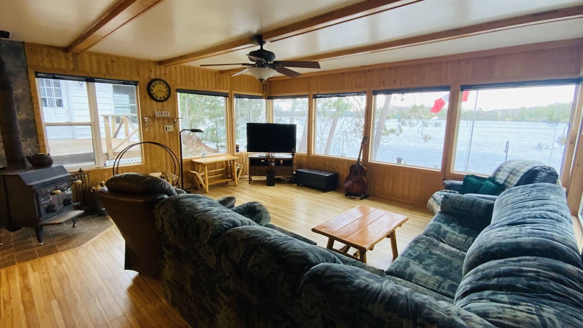 Nairn Centre Cottage | Beautiful Cottage for Rent: With sauna steps away from the lake only $3,000/week
