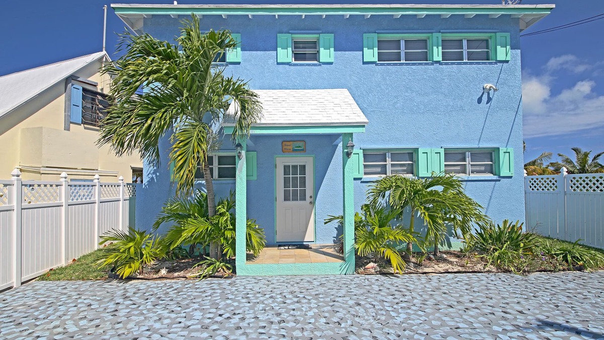 Spanish Wells House | Beautiful Cottage Only 60 Feet from Stunning White Sand Beach