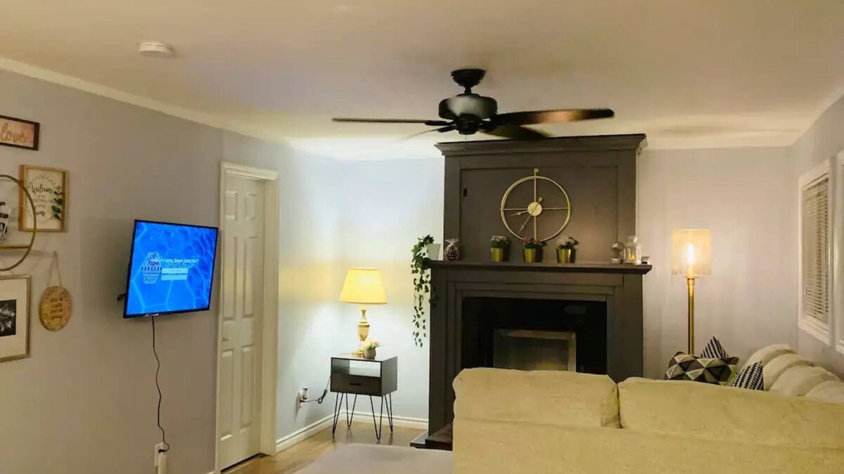 Otonabee-South Monaghan Cottage | Beautiful Cottage Rice lake. 14’ft Hottub & Sauna