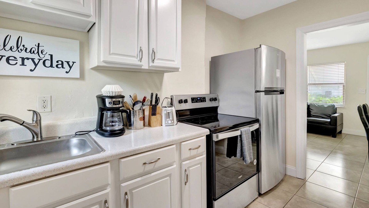 Delray Beach Cottage | BEAUTIFUL COTTAGE, CLOSE TO DOWN TOWN AND THE BEACH