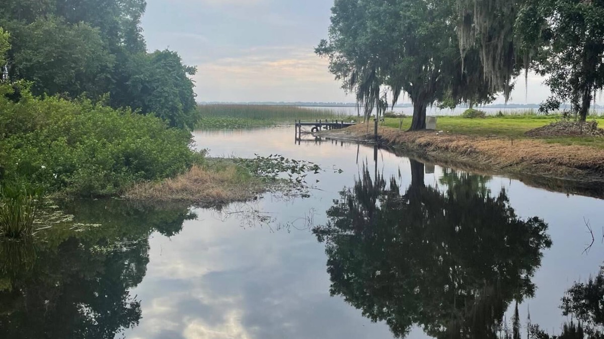 Highland Cottage | Beautiful cottage on lake istokpoga with lake view!