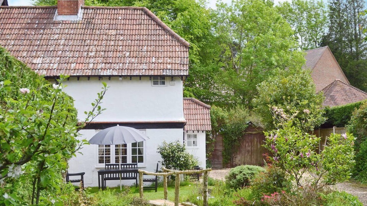 New Forest District Cottage | Beautiful Country Cottage in Burley - the Heart of the New Forest National Park