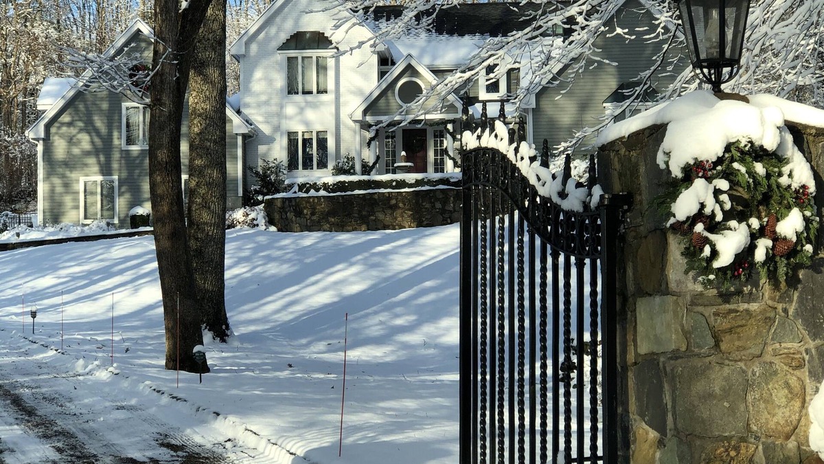 Bridgewater House | Beautiful Country Estate with Heated Pool
