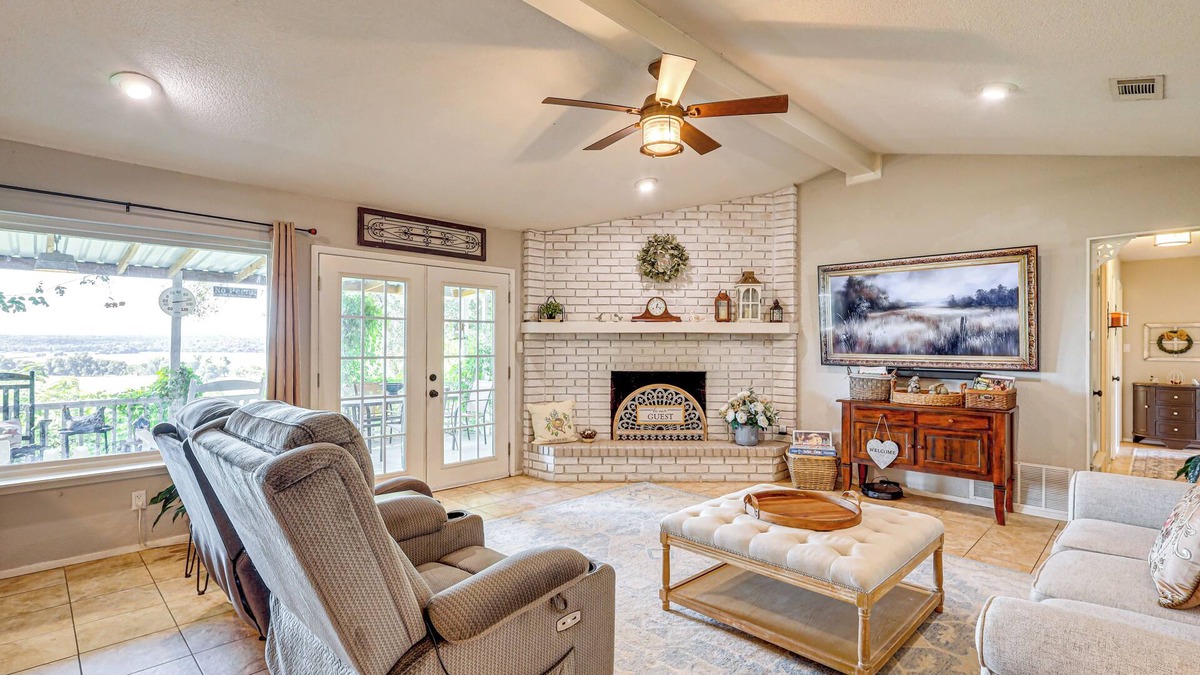 Valley Mills House | Beautiful Country Home on Secluded & Gated Acreage