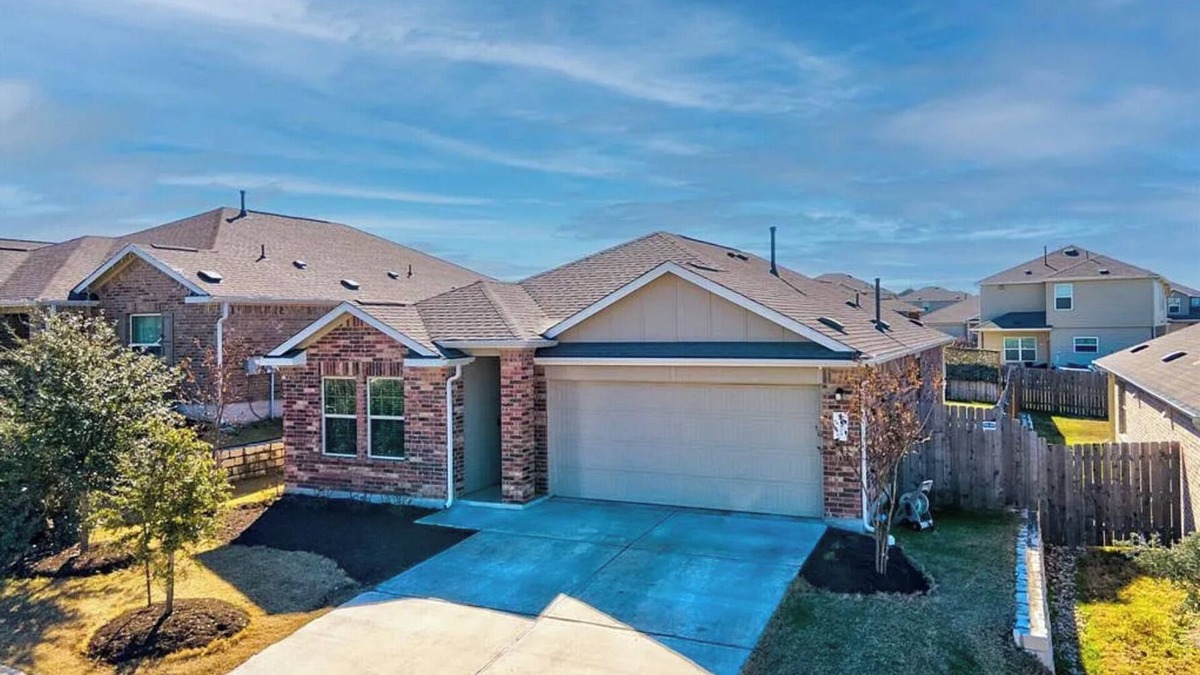 Del Valle House | BEAUTIFUL COWBOY HOUSE IN DEL VALLE TEXAS.