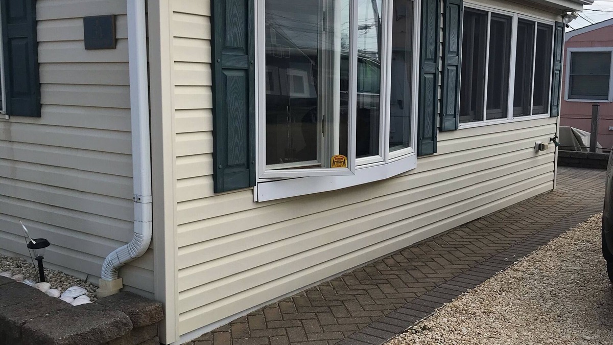 Ortley Beach Cottage | Beautiful Cozy Beach Cottage in Ocean Beach III - 8 houses from the beach!