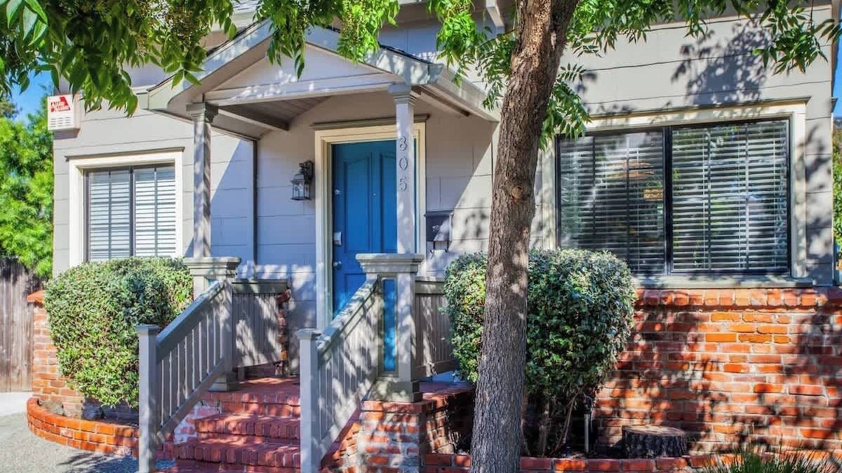 Santa Rosa House | Beautiful & Cozy Home in Historic Cherry St!
