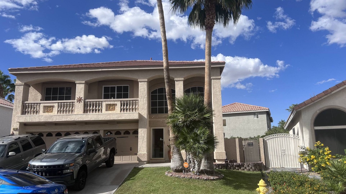 Las Vegas House | Beautiful Cozy home with 5 bdr and 3 baths. Great for families, entertainment.