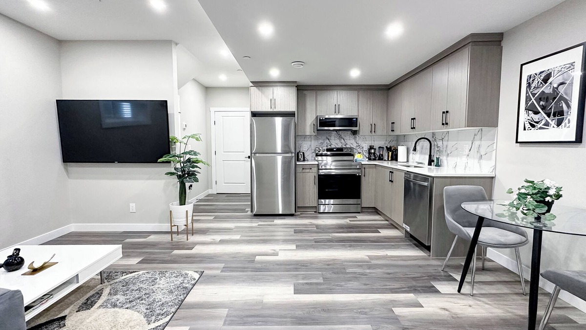 Calgary Apartment | Beautiful Cozy Spacious Suite