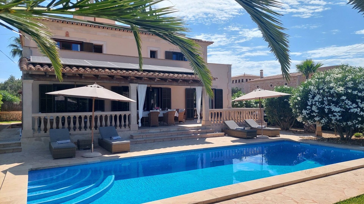 Cala Santany House | beautiful, cozy villa in the posh Sa Torre district, pool, sea view, fireplace, central heating