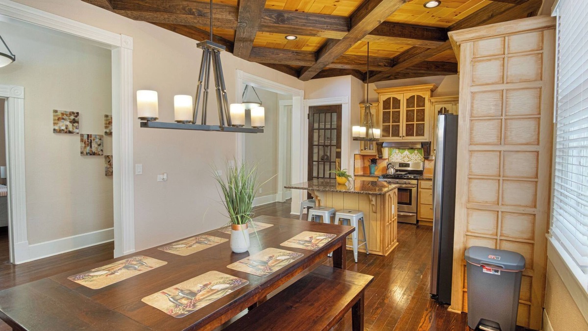 Near East Side Apartment | Beautiful Craftmans 4br/2.5ba Home Near Downtown