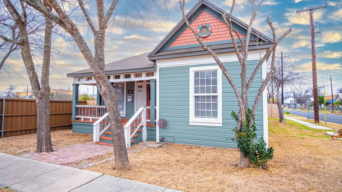 Near East Side House | Beautiful Craftmans 4BR/2.5BA Home Near Downtown