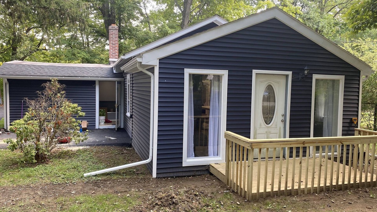 Poughkeepsie House | Beautiful creekside secluded cottage with canoeing on site. Pet friendly.