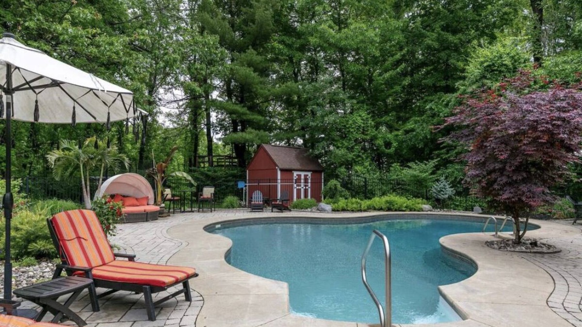 Saratoga Springs House | Beautiful custom home w/ resort-like amenities sitting on over 2.2 acres of land