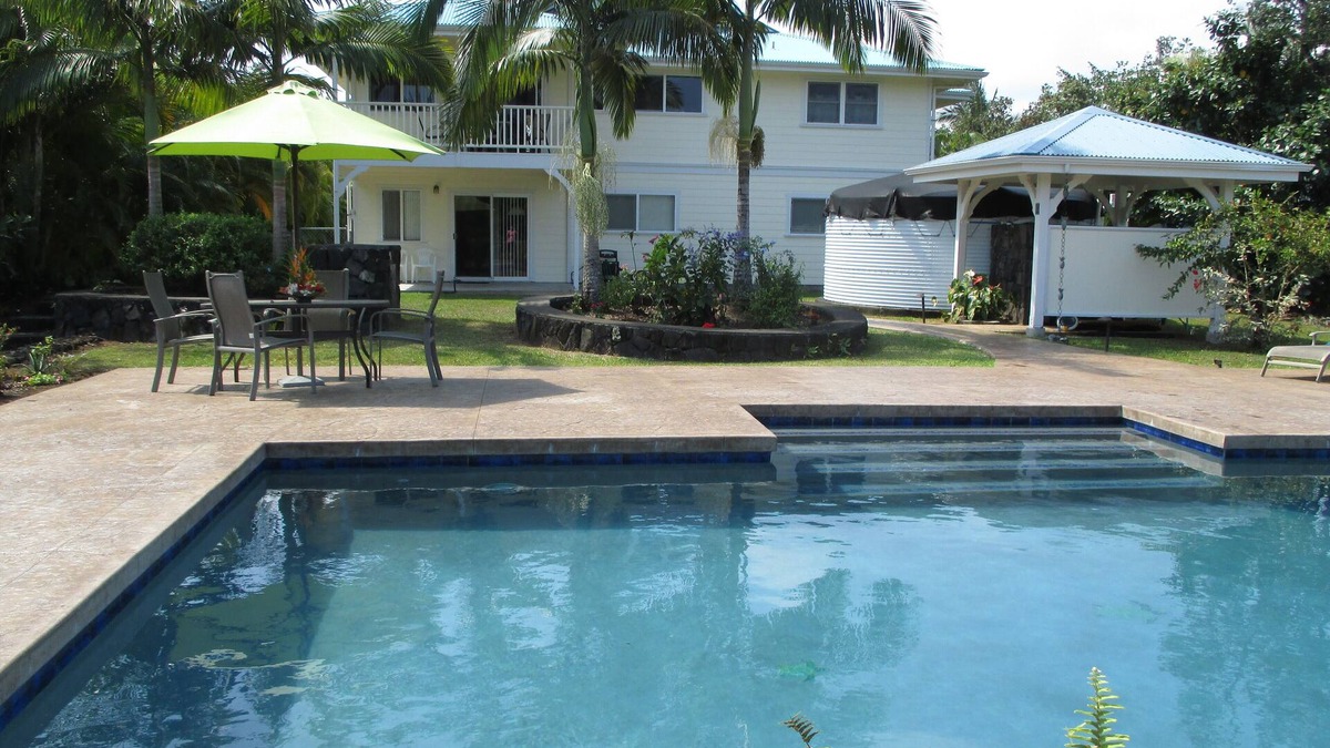 Keaau House | Beautiful Custom Eco Friendly Home with Private Back Yard POOL
