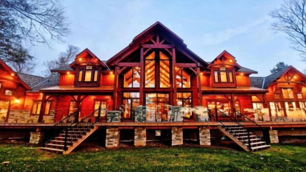Brock Cabin | Beautiful Custom Log Home nestled on 300 ft beach front