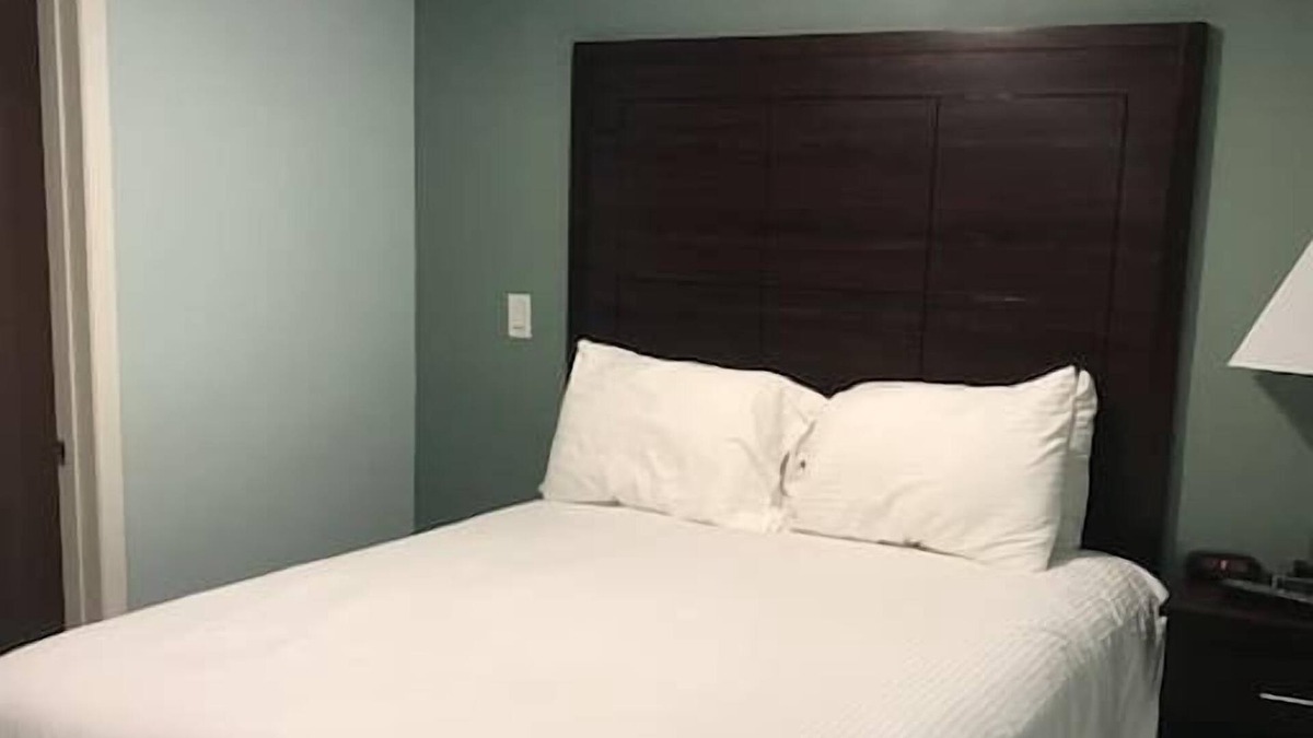 Ocean View Halifax Estates Condo | Beautiful Daytona Beach Queen Suite!