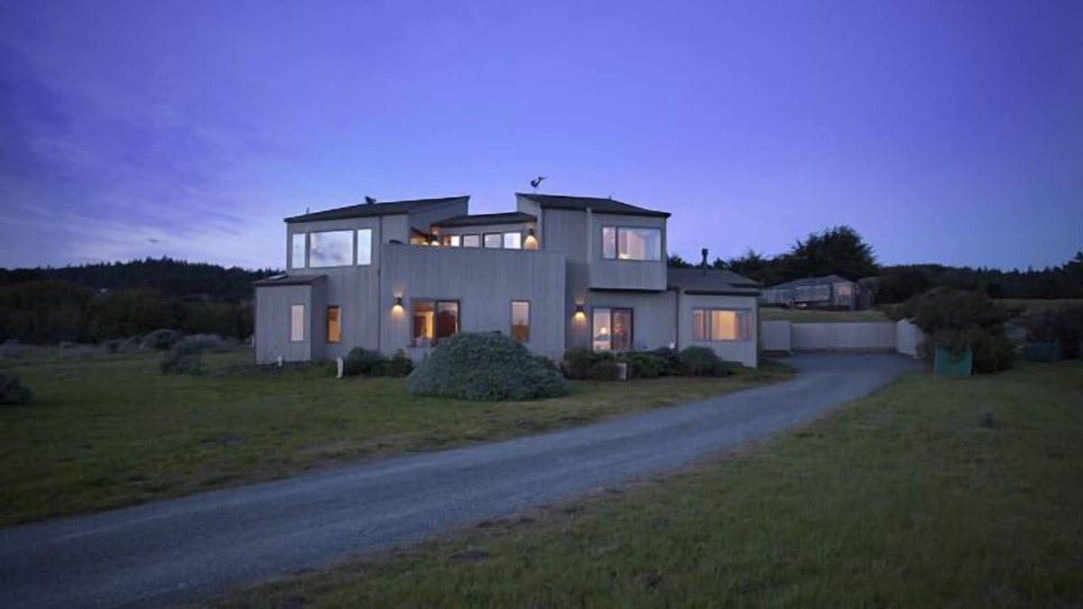 Sea Ranch House | Beautiful decor throughout this 3 BR/3.5 bath home with dramatic ocean views