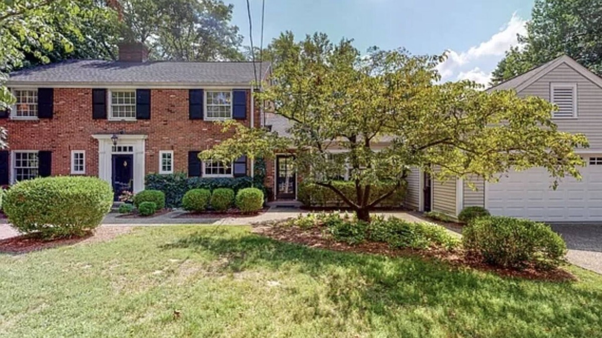 Crescent Hill House | Beautiful Derby, PGA, and Holiday Large Louisville home!