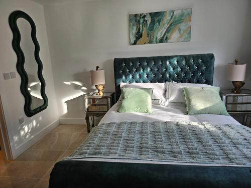 Fiddington House | Beautiful dog friendly cosy village barn