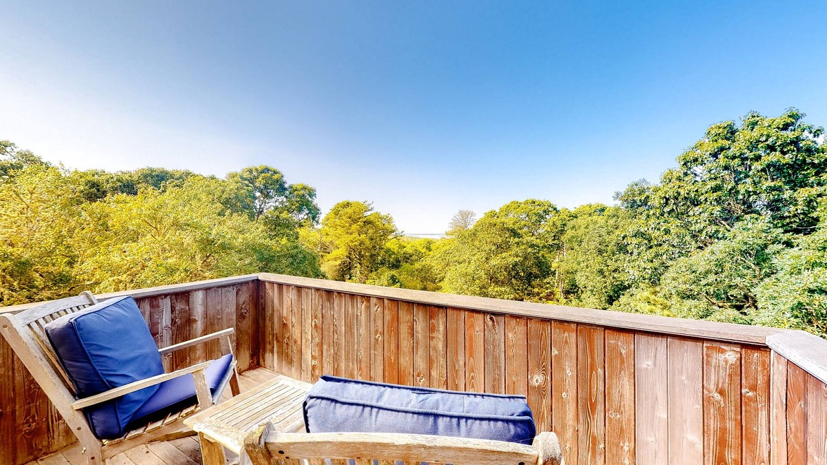 Chilmark House | Beautiful dog-friendly home with water view, balcony & washer/dryer