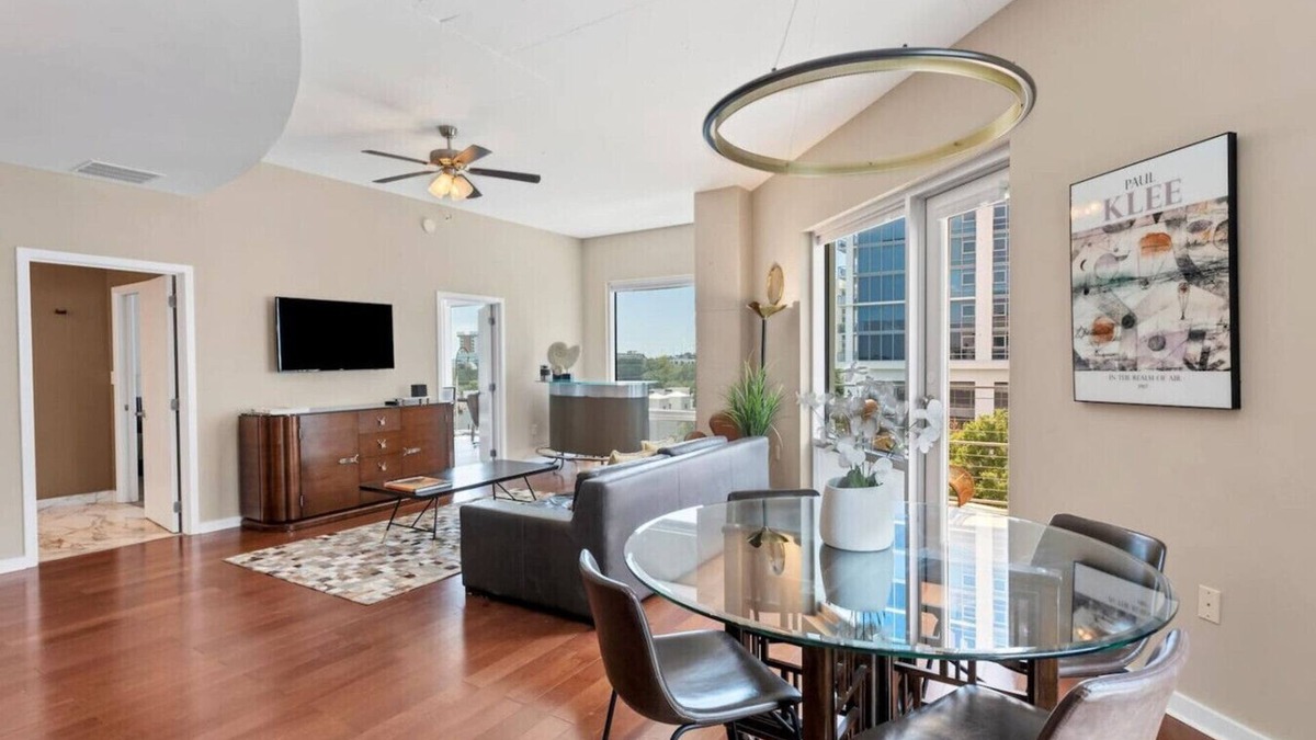 South Eola Condo | Beautiful Downtown Condo 1/1