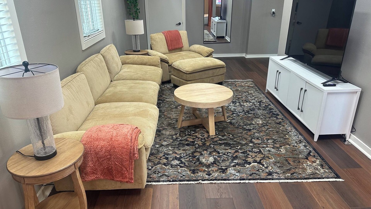 Dickinson House | Beautiful Downtown Home, Close To Everything