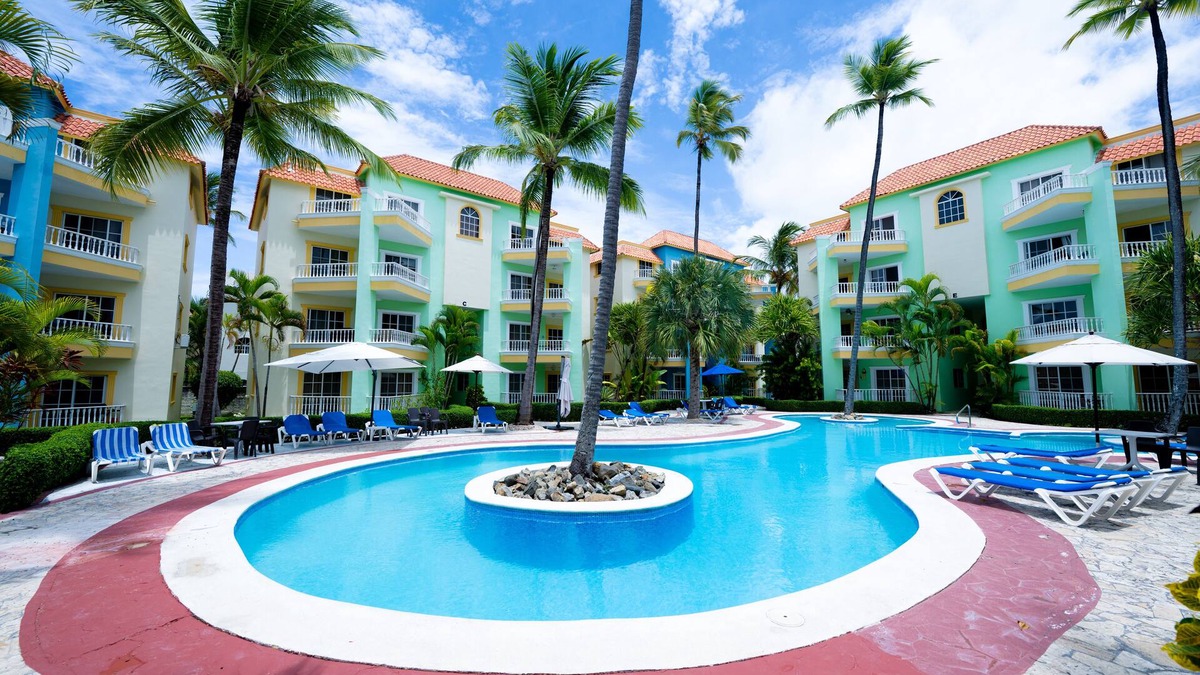 El Cortecito Condo | Beautiful, Elegant and Renovated Beach-Style Condo. Internet, wifi, near beach.