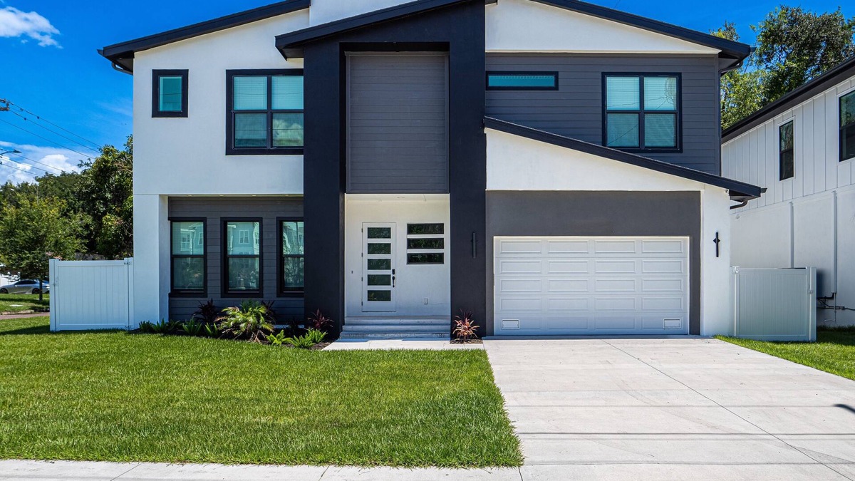 Port Tampa City House | Beautiful Elegant New Tampa Luxury Home